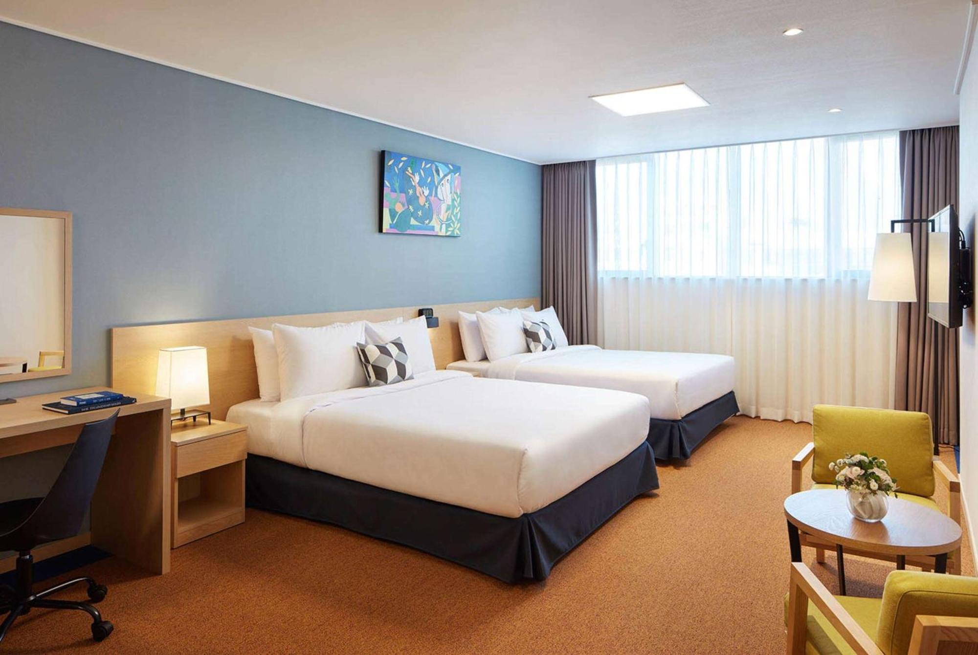 Hotel Days & By Wyndham Airport
